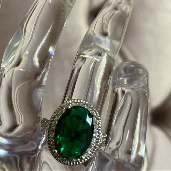 New Gorgeous Cut 2.95ct Emerald 925 Silver Ring - Picture 10 of 13